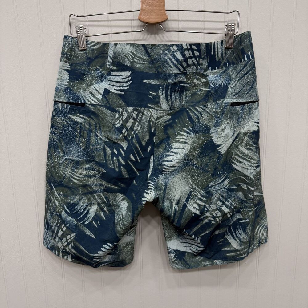 Lululemon Men's W32xL10 Blue Palms Current State Board Swim Shorts Pool Beach - Picture 2 of 7